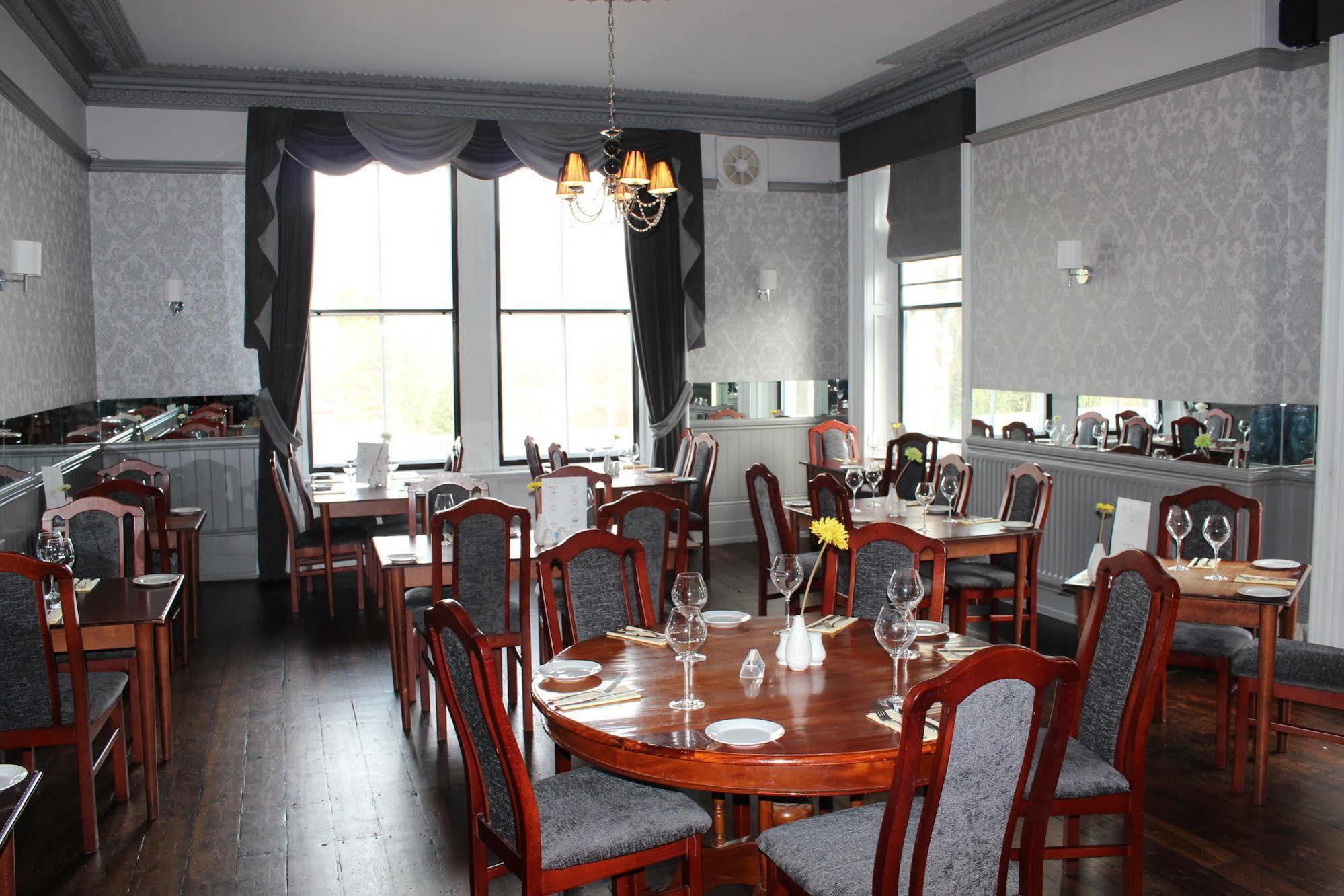 רות'ברי Coquetvale Hotel מראה חיצוני תמונה