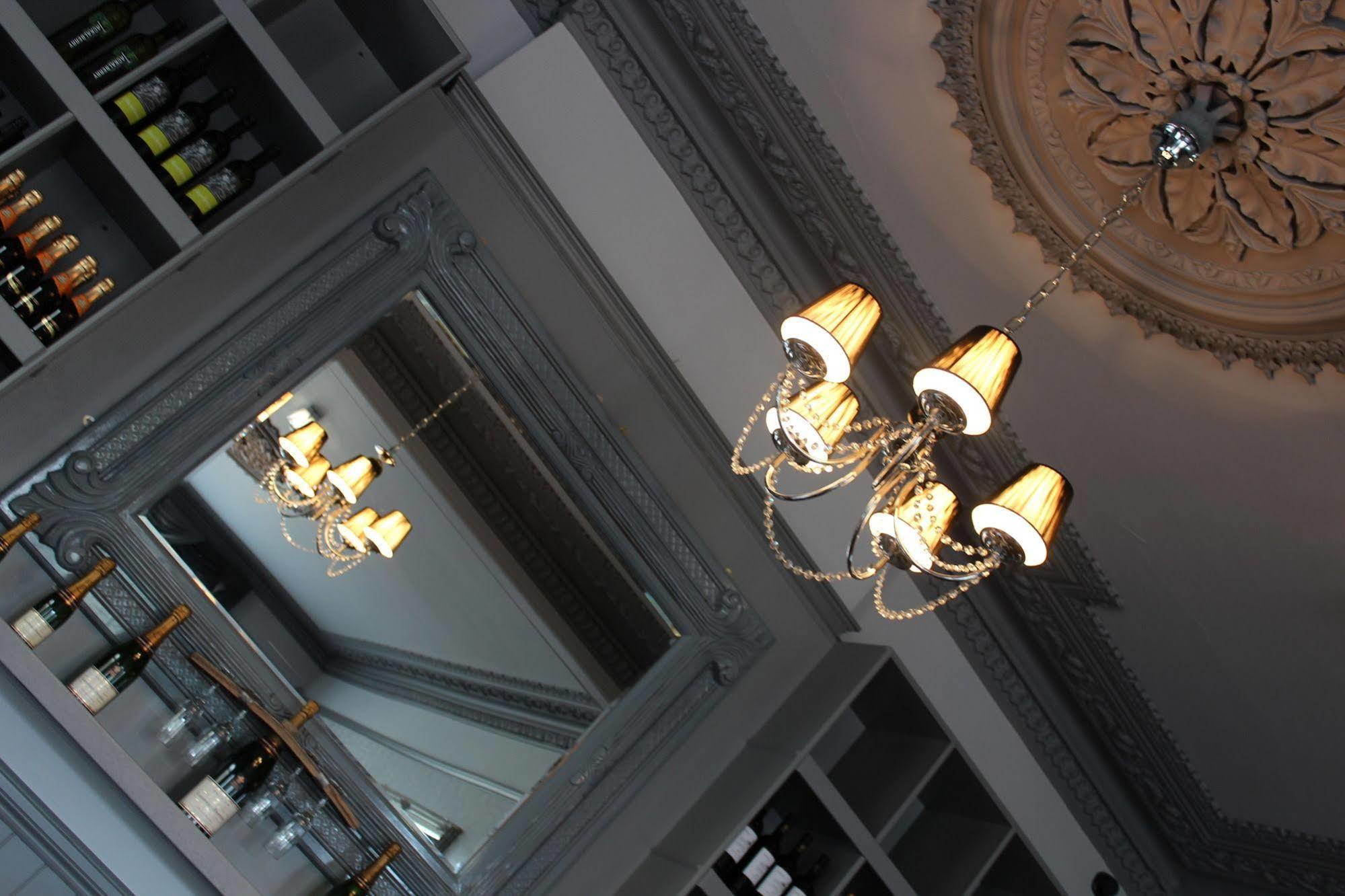 רות'ברי Coquetvale Hotel מראה חיצוני תמונה