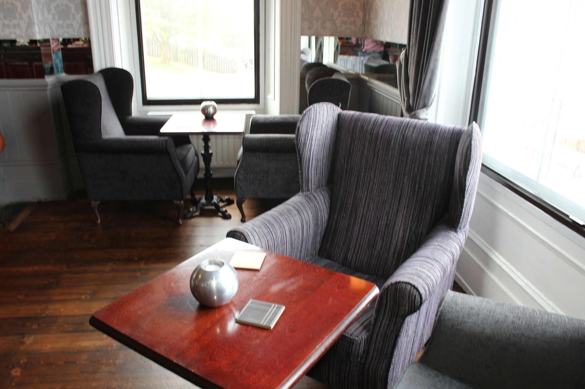 רות'ברי Coquetvale Hotel מראה חיצוני תמונה