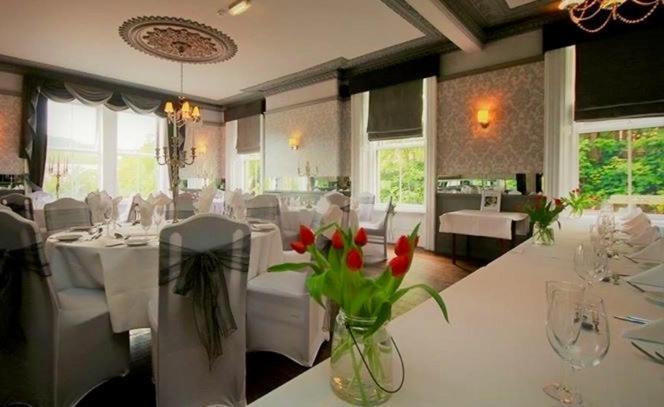 רות'ברי Coquetvale Hotel מראה חיצוני תמונה